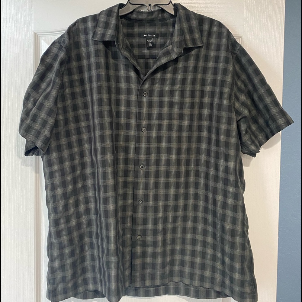 Van Heusen lightweight short sleeve polo shirt buttons